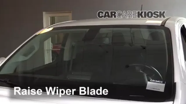 2017 GMC Canyon SLE 2.8L 4 Cyl. Turbo Diesel Crew Cab Pickup Windshield Wiper Blade (Front) Replace Wiper Blades